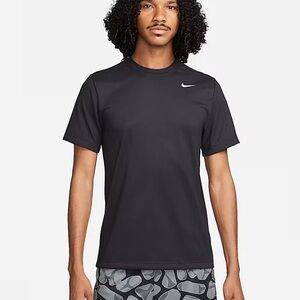 Nike Men's Black Short Sleeve Tee